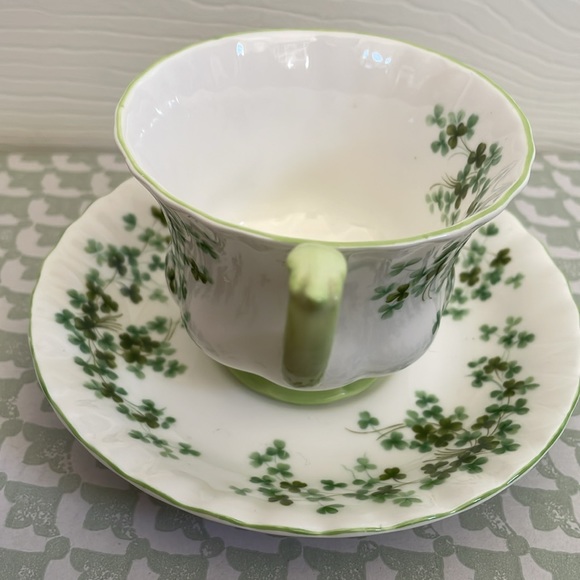 💚SHAMROCK VTG Royal Albert Cup & Saucer. - Picture 3 of 8